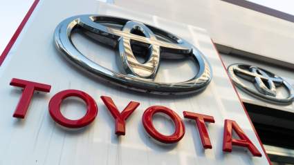 Toyota retira RAV4 Plug-In Hybrid por falla de software