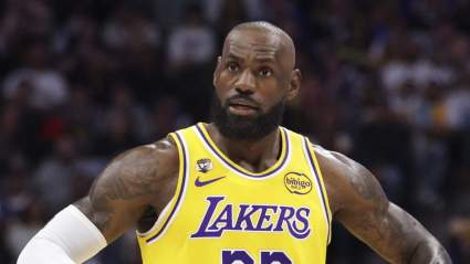 LeBron James podría salir: Lakers recibirían 4 jugadores