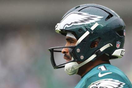 Jalen Hurts se perdería la temporada por coágulos
