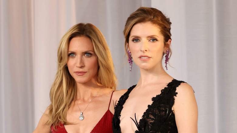 Brittany Snow y Anna Kendrick.
