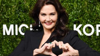 Lynda Carter, estrella de “Wonder Woman”, reaparece a los 75