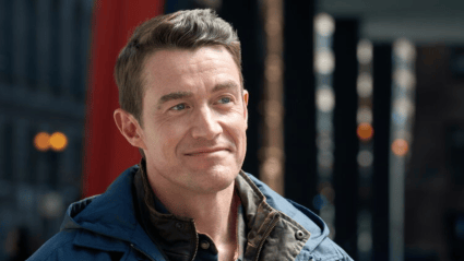Robert Buckley muestra el tiro que salió mal en Hallmark