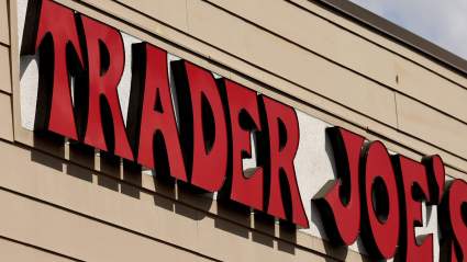 Trader Joe’s enfrenta demanda por wraps de pollo y E. coli
