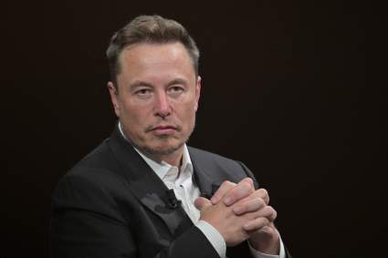 Auto volador de Elon Musk: cuándo llegará el Tesla Roadster